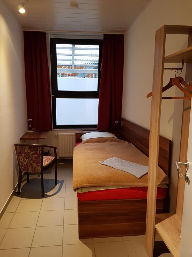 Hostel Gaestehaus Zum Padre Goch Bagian luar foto